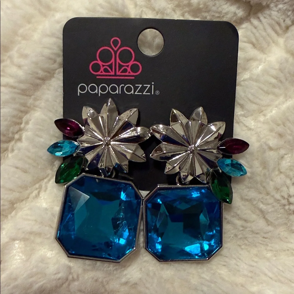 NWT Lush Lure Silver/Blue Clip-On Earrings - Picture 3 of 4